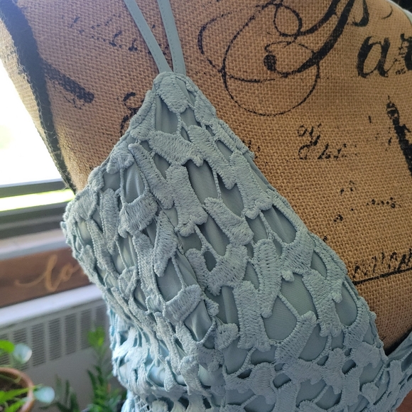 Beautiful Lace Spaghetti Strap Dress.... - Picture 3 of 4